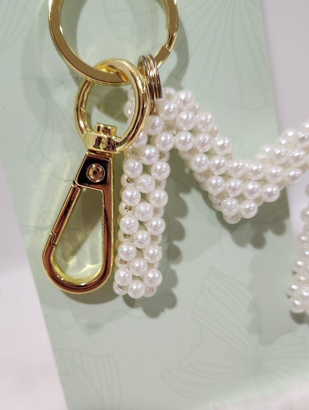 Initial Letter M White Knitted Woven 3D Beaded Pearl Gold Keychain Bag Charm NWT - Picture 4 of 6